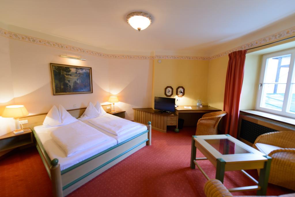 גריסקירכן Gasthof Hotel Zweimueller חדר תמונה