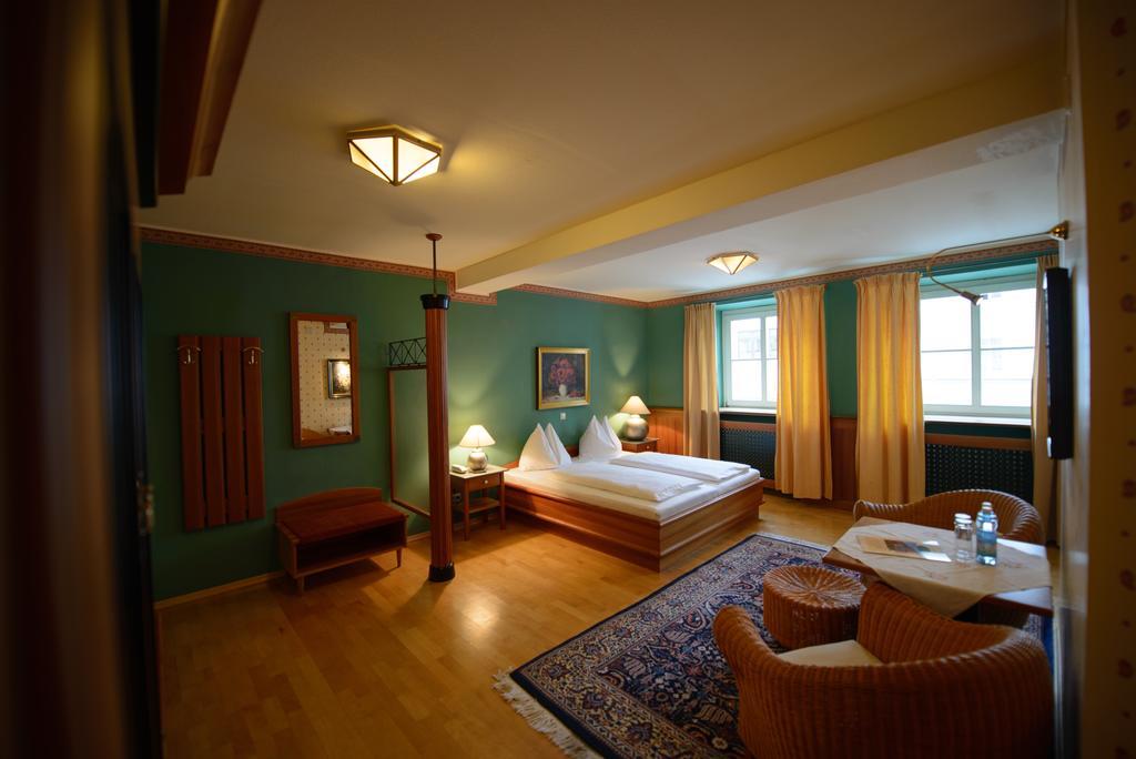 גריסקירכן Gasthof Hotel Zweimueller חדר תמונה