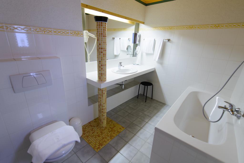 גריסקירכן Gasthof Hotel Zweimueller חדר תמונה