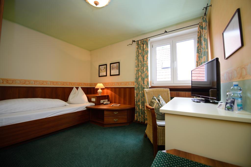 גריסקירכן Gasthof Hotel Zweimueller חדר תמונה