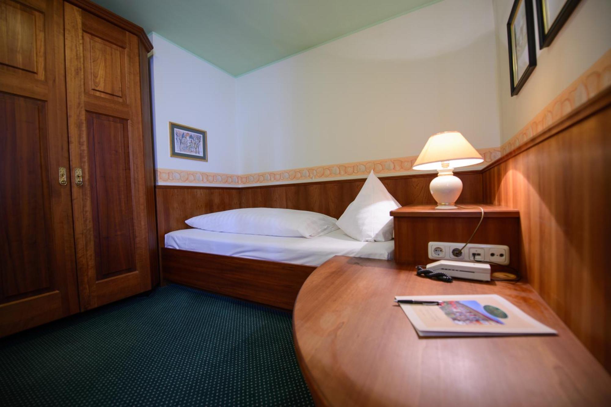 גריסקירכן Gasthof Hotel Zweimueller מראה חיצוני תמונה